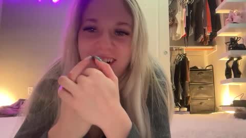 Snapshot of alexispaige06 chatting on 24, 4, 2026 alexispaige06 online show from 24, 4, 2026