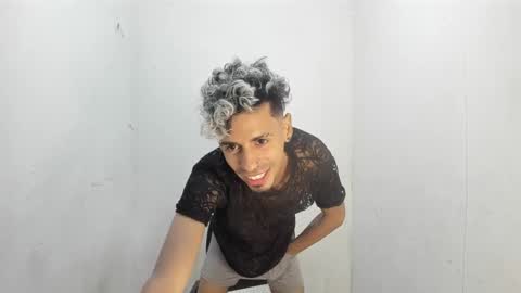 Snapshot of alexx_1214 chatting on 14, 10, 2025 Alexx online show from 14, 10, 2025