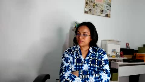 Snapshot of alia054 chatting on 10, 6, 2026 Alia online show from 10, 6, 2026