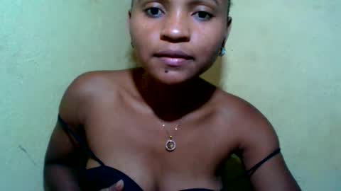 Snapshot of alia411613 chatting on 23, 5, 2026 alia411613 online show from 23, 5, 2026
