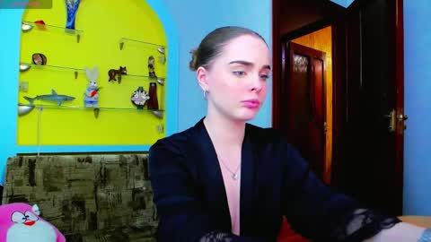 Snapshot of alicanewlove chatting on 8, 5, 2026 alice online show from 8, 5, 2026