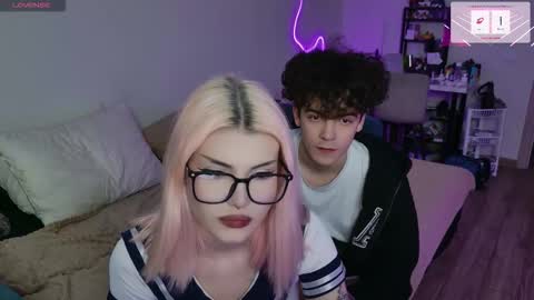 Snapshot of alice118james chatting on 27, 9, 2025 alice and james online show from 27, 9, 2025