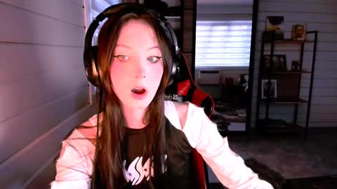 Alice Aris online show from 25, 2, 2025