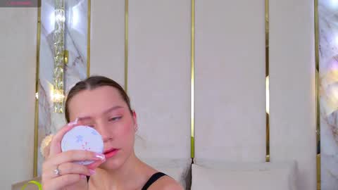 Snapshot of alice_charmy chatting on 20, 2, 2025 Alice in Wonderland online show from 20, 2, 2025