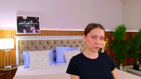 Snapshot of alice_charmy chatting on 23, 2, 2025 Alice in Wonderland online show from 23, 2, 2025