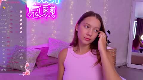 Snapshot of alice_charmy chatting on 16, 9, 2025 Alice in Wonderland online show from 16, 9, 2025