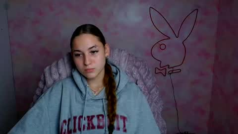Snapshot of alice_dreamofu chatting on 7, 7, 2026 Alice online show from 7, 7, 2026