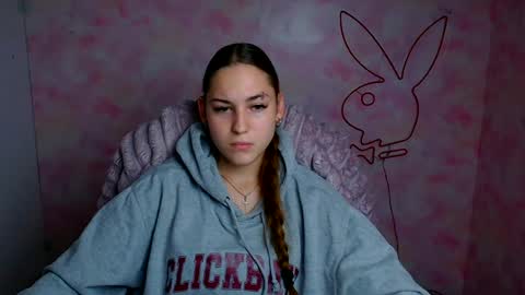 Snapshot of alice_dreamofu chatting on 7, 7, 2026 Alice online show from 7, 7, 2026