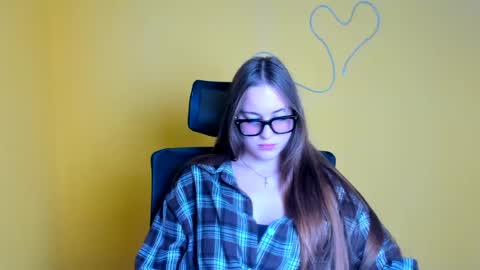 Snapshot of alice_dreamofu chatting on 15, 7, 2026 Alice online show from 15, 7, 2026