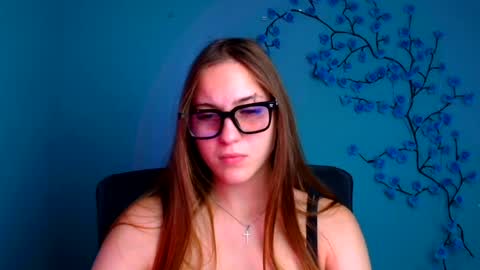 Snapshot of alice_dreamofu chatting on 18, 7, 2026 Alice online show from 18, 7, 2026