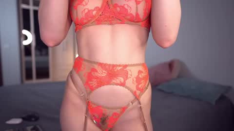 Snapshot of alice_edward chatting on 19, 5, 2026 DONT YOU DARE NOT SEEING MY BIRTHDAY STREAM NOVEMBER 12 ILL BE 21 1400 GMT-5 CHECK MY LOVENSE WISHLIST online show from 19, 5, 2026