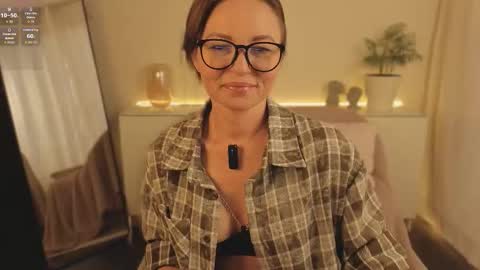 Snapshot of alice_eva chatting on 10, 9, 2025 alice_eva online show from 10, 9, 2025