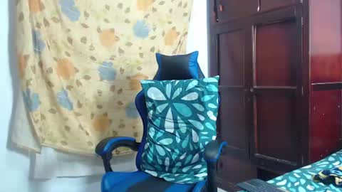 Snapshot of alice_julls chatting on 24, 6, 2026 alice online show from 24, 6, 2026