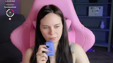 Snapshot of alice_moondark chatting on 8, 10, 2025 Alice online show from 8, 10, 2025