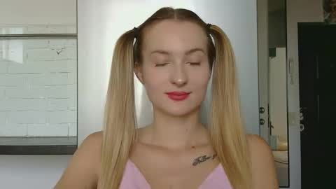 Snapshot of alice_sweet_01 chatting on 11, 9, 2025 Alice online show from 11, 9, 2025