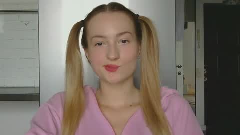Snapshot of alice_sweet_01 chatting on 28, 9, 2025 Alice online show from 28, 9, 2025