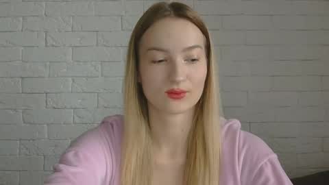 Snapshot of alice_sweet_01 chatting on 3, 10, 2025 Alice online show from 3, 10, 2025