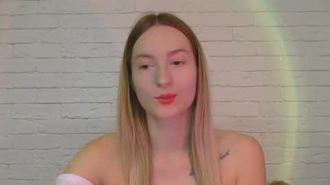 Snapshot of alice_sweet_01 chatting on 8, 10, 2025 Alice online show from 8, 10, 2025