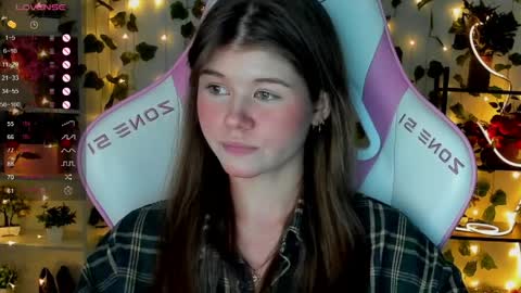 Snapshot of alice_tails chatting on 22, 4, 2026 Alice online show from 22, 4, 2026