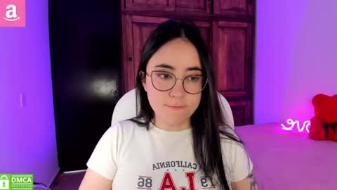 Snapshot of alicee_2 chatting on 24, 6, 2026 Aliceee .. 97YP9VWGZHrefnav wishlist lists 1 online show from 24, 6, 2026