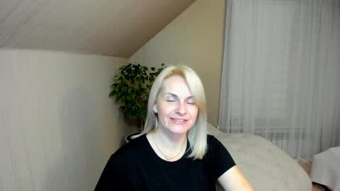 Snapshot of alicee__grace chatting on 4, 1, 2025 Alicee online show from 4, 1, 2025