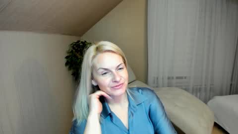 Snapshot of alicee__grace chatting on 8, 1, 2025 Alicee online show from 8, 1, 2025