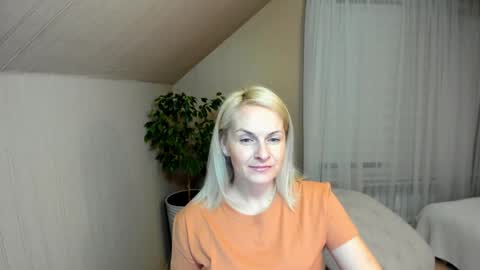 Snapshot of alicee__grace chatting on 10, 1, 2025 Alicee online show from 10, 1, 2025