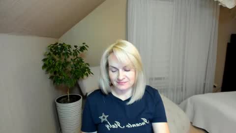 Snapshot of alicee__grace chatting on 12, 1, 2025 Alicee online show from 12, 1, 2025