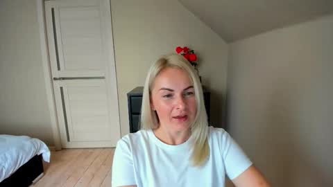 Snapshot of alicee__grace chatting on 6, 10, 2025 Alicee online show from 6, 10, 2025