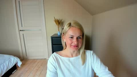 Snapshot of alicee__grace chatting on 16, 10, 2025 Alicee online show from 16, 10, 2025