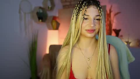 Alicee Kiss online show from 5, 1, 2025