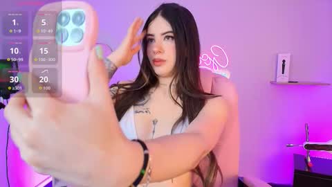 Snapshot of alicee_vixen chatting on 15, 10, 2025 Alice online show from 15, 10, 2025