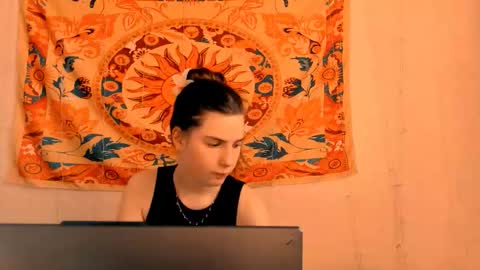 Alice online show from 26, 3, 2026