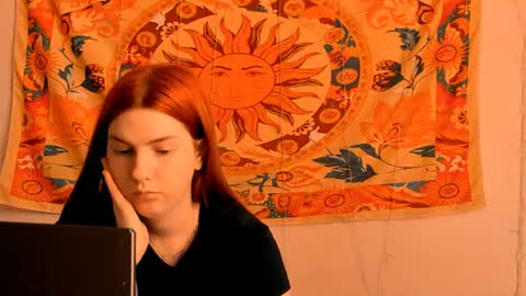 Snapshot of aliceinredsquare_ chatting on 18, 6, 2026 Alice online show from 18, 6, 2026
