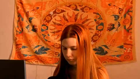 Snapshot of aliceinredsquare_ chatting on 21, 6, 2026 Alice online show from 21, 6, 2026