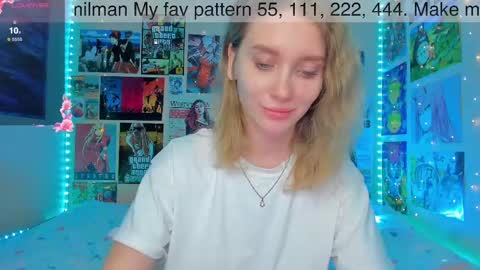 Snapshot of alicemilman chatting on 17, 12, 2024 Alice  online show from 17, 12, 2024