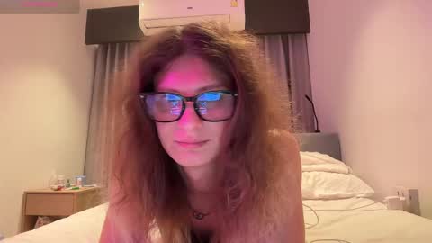 AlicePinkhead online show from 29, 5, 2026