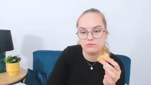 alicesensitive online show from 6, 10, 2025