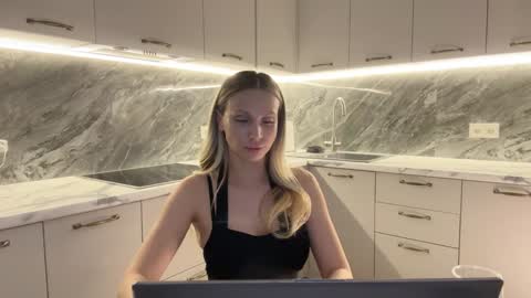 Alice online show from 6, 12, 2024