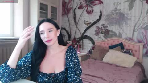 Snapshot of aliciabow chatting on 17, 9, 2025 Veronica online show from 17, 9, 2025