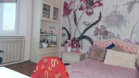 Snapshot of aliciabow chatting on 20, 9, 2025 Veronica online show from 20, 9, 2025