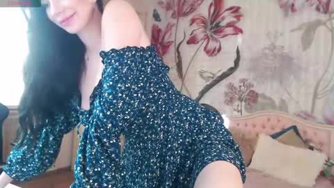 Snapshot of aliciabow chatting on 25, 9, 2025 Veronica online show from 25, 9, 2025