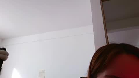 aliciia_23 online show from 12, 4, 2026