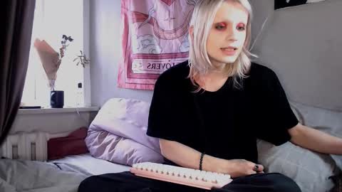 Alien Bella online show from 27, 2, 2026