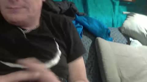 Snapshot of alienlifeproductions chatting on 17, 12, 2025 AlienLifestyle Productions - A Gay Guy and his Straight Friend online show from 17, 12, 2025