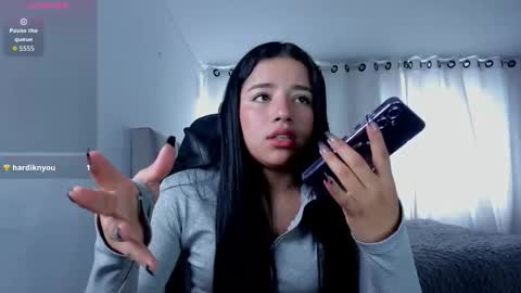 aliice_walker_ online show from 13, 3, 2026