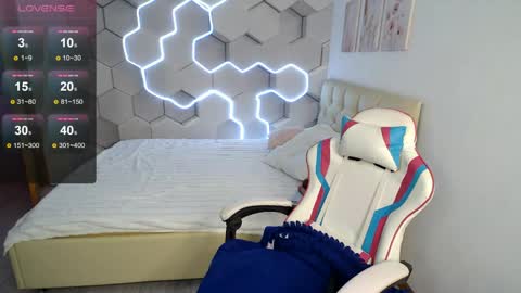 Snapshot of aliicemeow chatting on 8, 5, 2026 aliicemeow online show from 8, 5, 2026