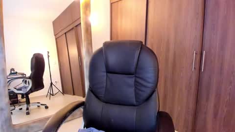 Snapshot of alika_houston chatting on 13, 2, 2025 IG Alik nasso online show from 13, 2, 2025