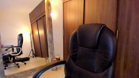 Snapshot of alika_houston chatting on 22, 9, 2025 IG Alik nasso online show from 22, 9, 2025