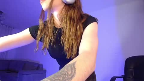 Snapshot of alina_lee01 chatting on 20, 5, 2026 NYX online show from 20, 5, 2026